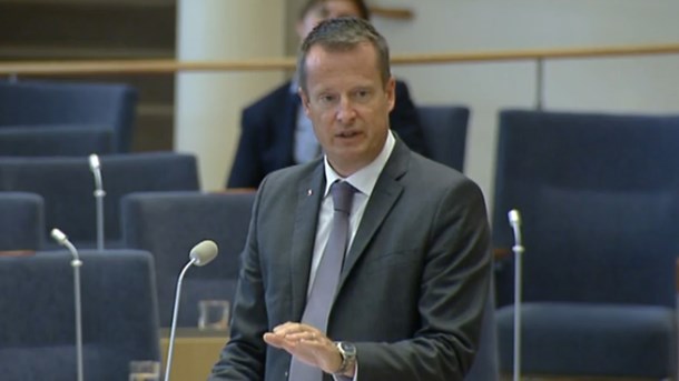 Inrikesminister Anders Ygeman (S) vill att Sverige ansluter sig  fullt ut till två EU-samarbeten kring polisen.