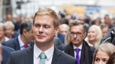 Utbildningsminister Gustav Fridolin (MP) är enig med Alliansen om behovet att ändra regler för tilläggsbidrag till skolor med elever med särskilda behov. 