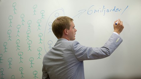 Tioårig skolplikt ställer Miljöpartiet upp på, men sexåringarna ska fortsatt gå i förskoleklass, enligt utbildningsminister Gustav Fridolin (MP).