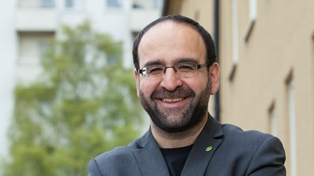 Bostadsminister Mehmet Kaplan (MP) ser flera det goda skäl att inte gå vidare med  Alliansens bostadsutredning. 