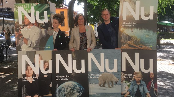 Amanda Lind, partisekreterare och språkrören Isabella Lövin och Gustav Fridolin när de presenterade valaffischerna i veckan.