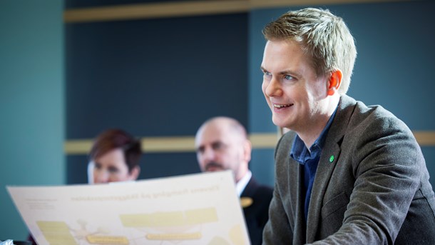 Utbildningsminister Gustav Fridolin (MP) tillsatte en utredning som ska ta reda på om börsnoterade friskolor kan vara huvudmän.